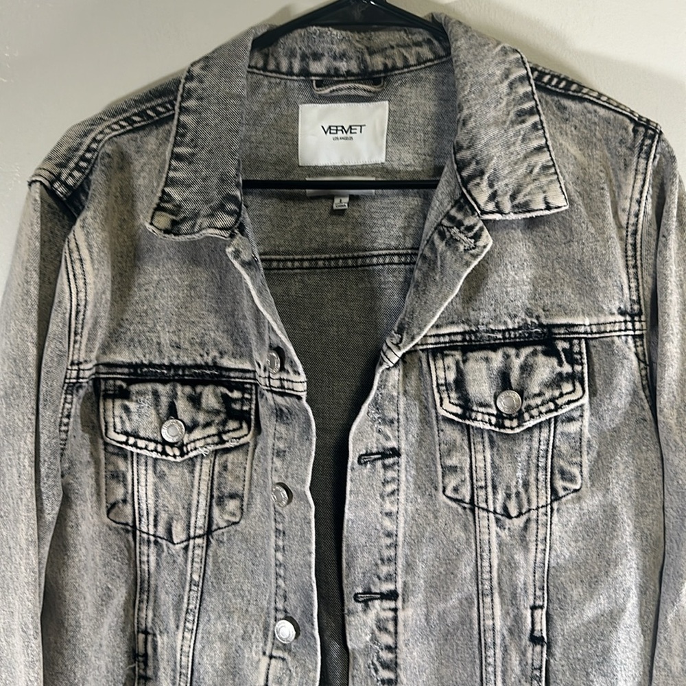 Vervet classic crop fit distressed acid wash Jean jacket size large - Picture 8 of 8